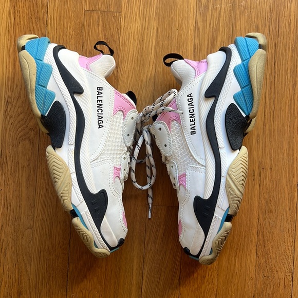 Balenciaga Triple S sneakers - Picture 1 of 7